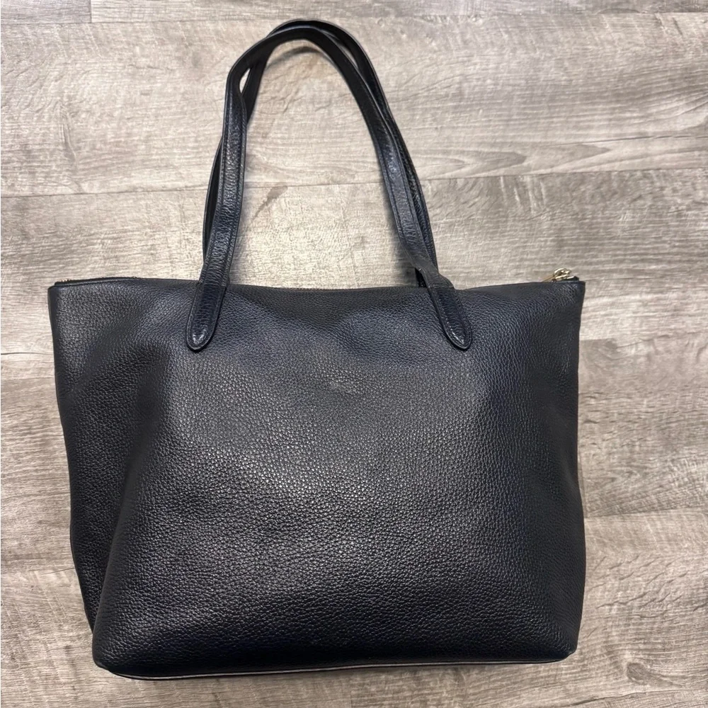 Coach Taylor Tote Light Gold/Black Pebble Leather Zip Top Closure Purse